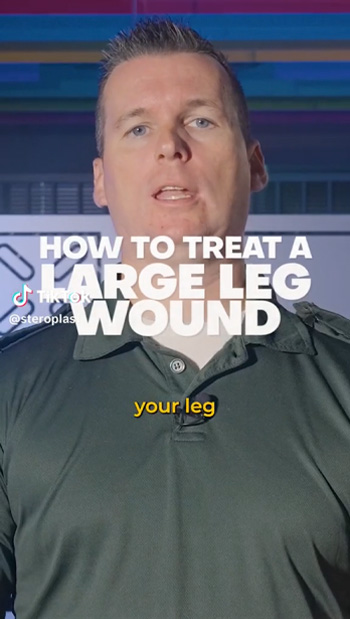 How to treat a large leg wound