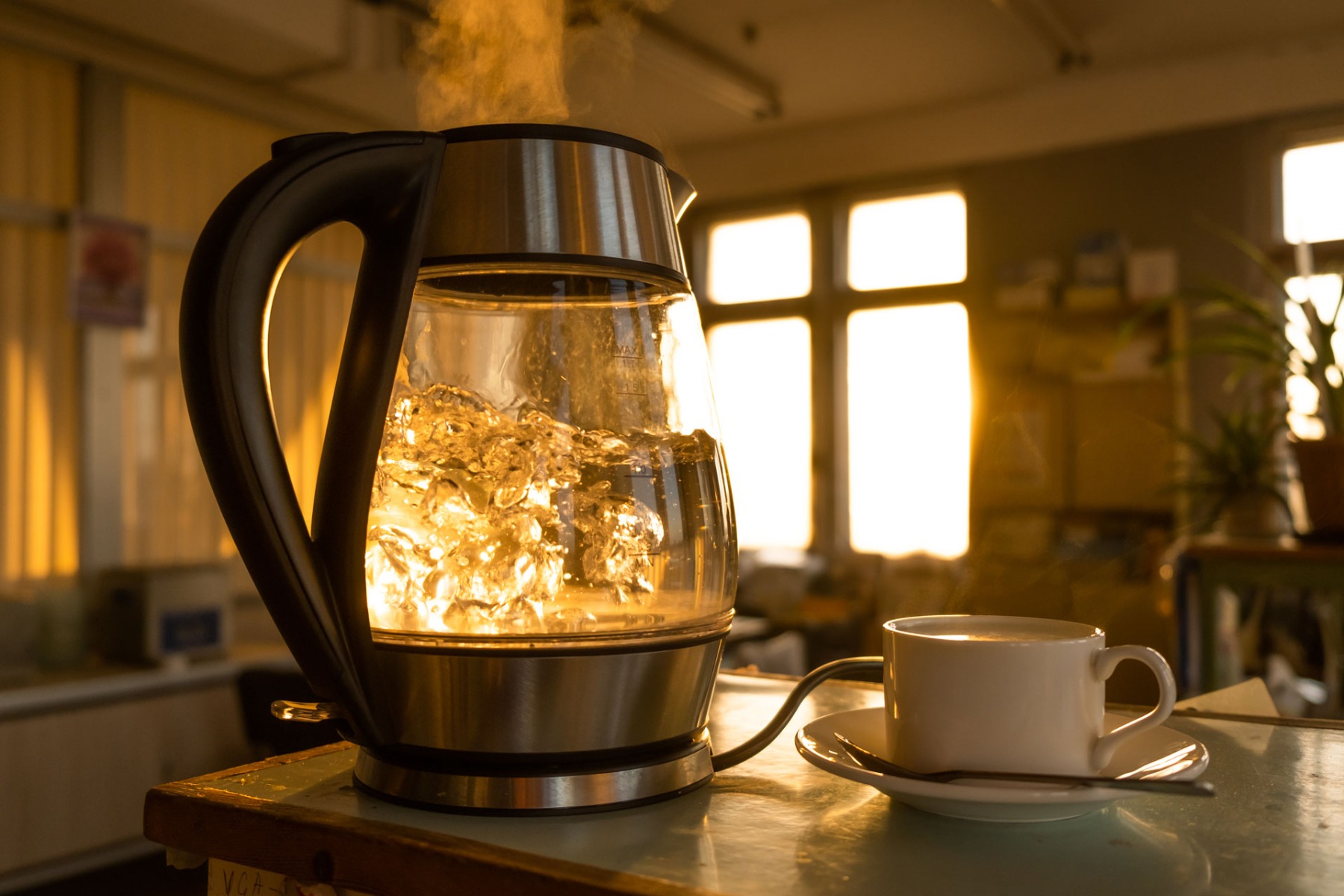 Kettle boiling and steaming
