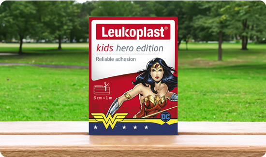 Wonder Woman Plasters in Park
