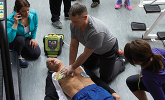 ZOLL_AED_3_SEMI_auto_being_used_in_gym_330_200